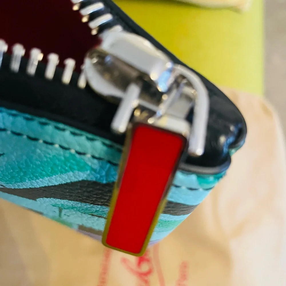 CHRISTIAN LOUBOUTIN Leather small bag Never worn ( LIMITED EDITION)